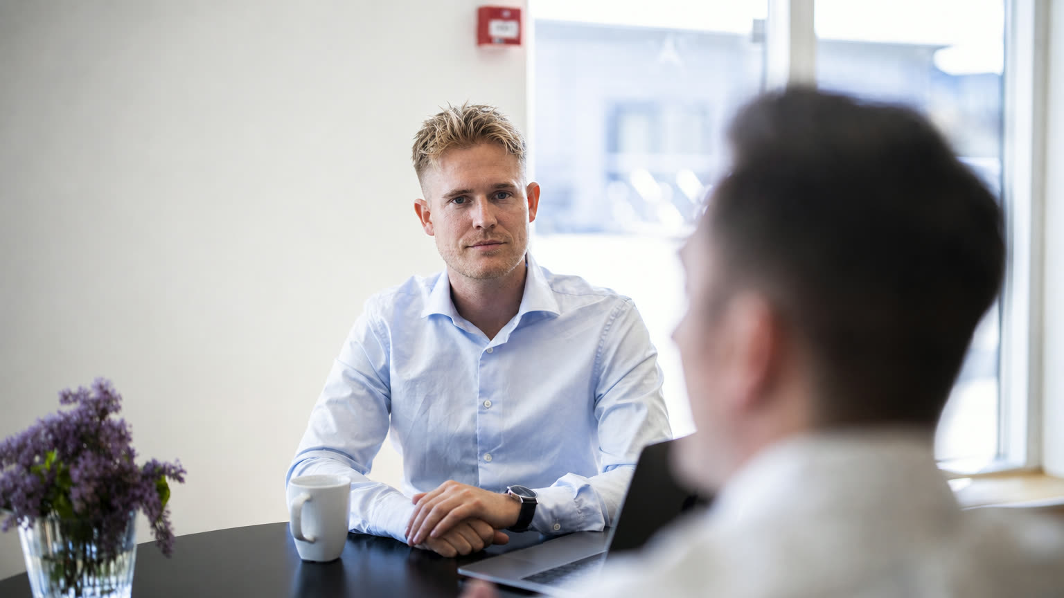 Nicolai i møde med en kunde